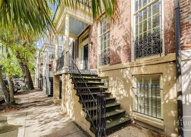Property at 28 E Taylor St, Savannah, GA 31401, 5 beds, 5 baths