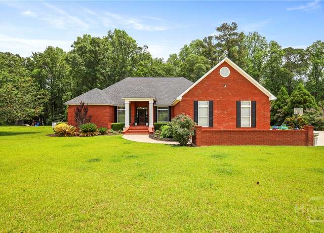 Property at 111 Oakridge Dr, Glennville, GA 30427, 3 beds, 2 baths