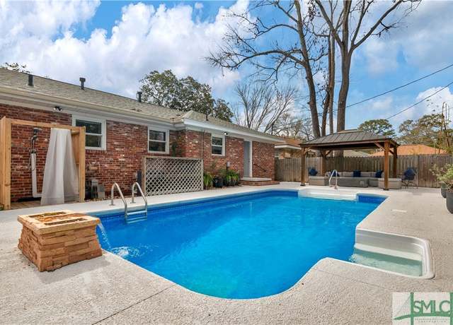Property at 118 Columbus Dr, Savannah, GA 31405, 4 beds, 2 baths