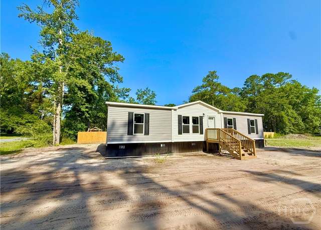 Property at 302 Main St, Midway, GA 31320, 4 beds, 2 baths