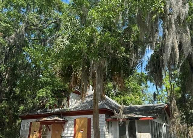 Property at 1811 F St, Brunswick, GA 31520, 3 beds, 2 baths