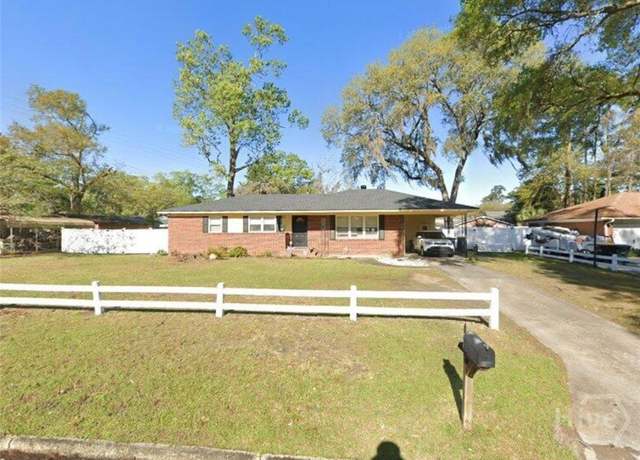 Property at 11 La Brea Blvd, Savannah, GA 31419, 3 beds, 2 baths