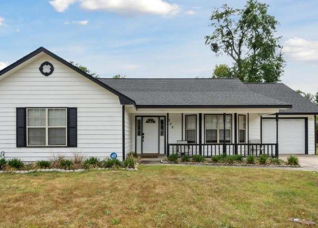 Property at 756 Robin Hood Dr, Hinesville, GA 31313, 3 beds, 2 baths