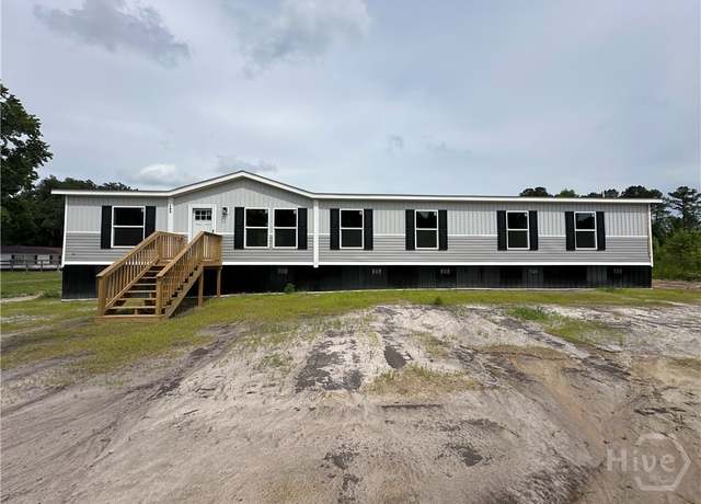 Property at 194 Shade Tree Dr, Hinesville, GA 31313, 4 beds, 3 baths