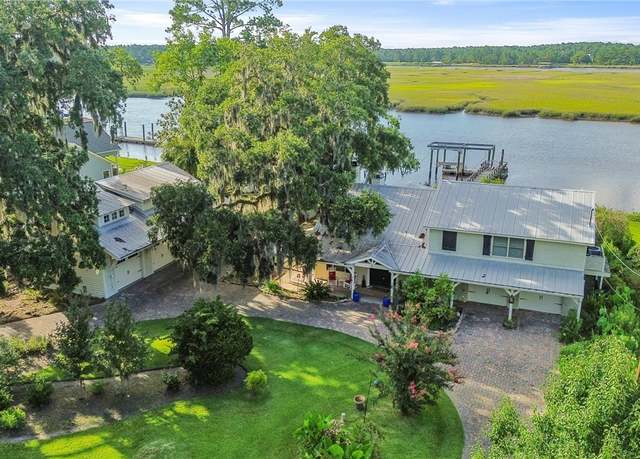 Property at 189 E 1st St, Midway, GA 31320, 4 beds, 5 baths