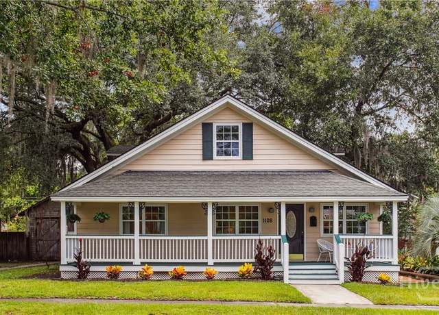 Property at 1108 E Duffy St, Savannah, GA 31401, 3 beds, 2.5 baths