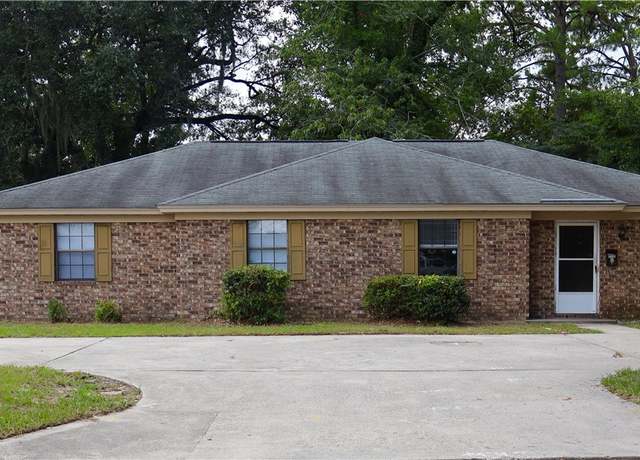 Property at 1311 E 67th St, Savannah, GA 31404, 4 beds, 2 baths