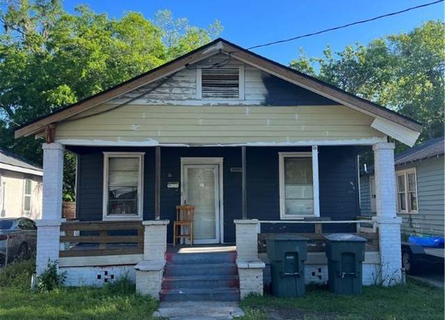 Property at 20 W 56th St, Savannah, GA 31405, 3 beds, 1.5 baths