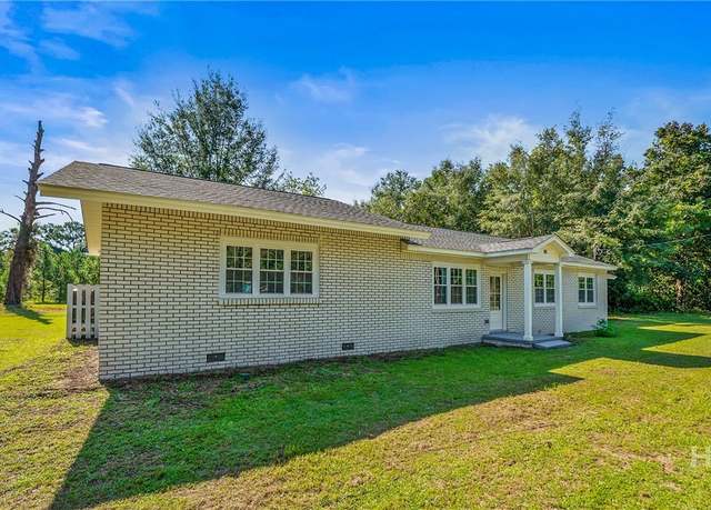 Property at 160 Bruce K Smalls Dr, Beaufort, SC 29906, 4 beds, 2 baths