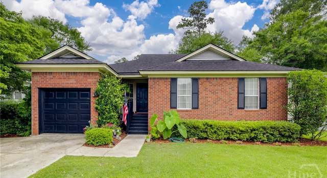 Photo of 19 S Lake Dr, Savannah, GA 31410