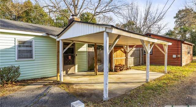 Photo of 213 W Mendell Ave, Glennville, GA 30427