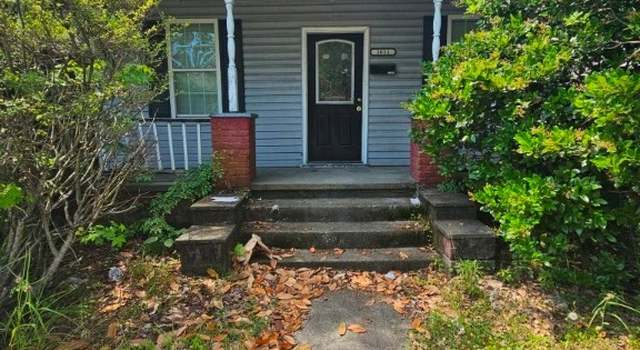 Photo of 1011 W Victory Dr, Savannah, GA 31405