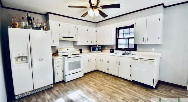 Photo of 212 Pinecrest Dr, Sylvania, GA 30467