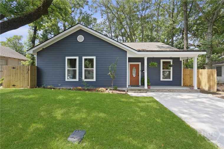 Photo of 1221 E 68th St Savannah, GA 31404