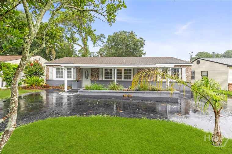 Photo of 2206 N Fernwood Dr Savannah, GA 31404