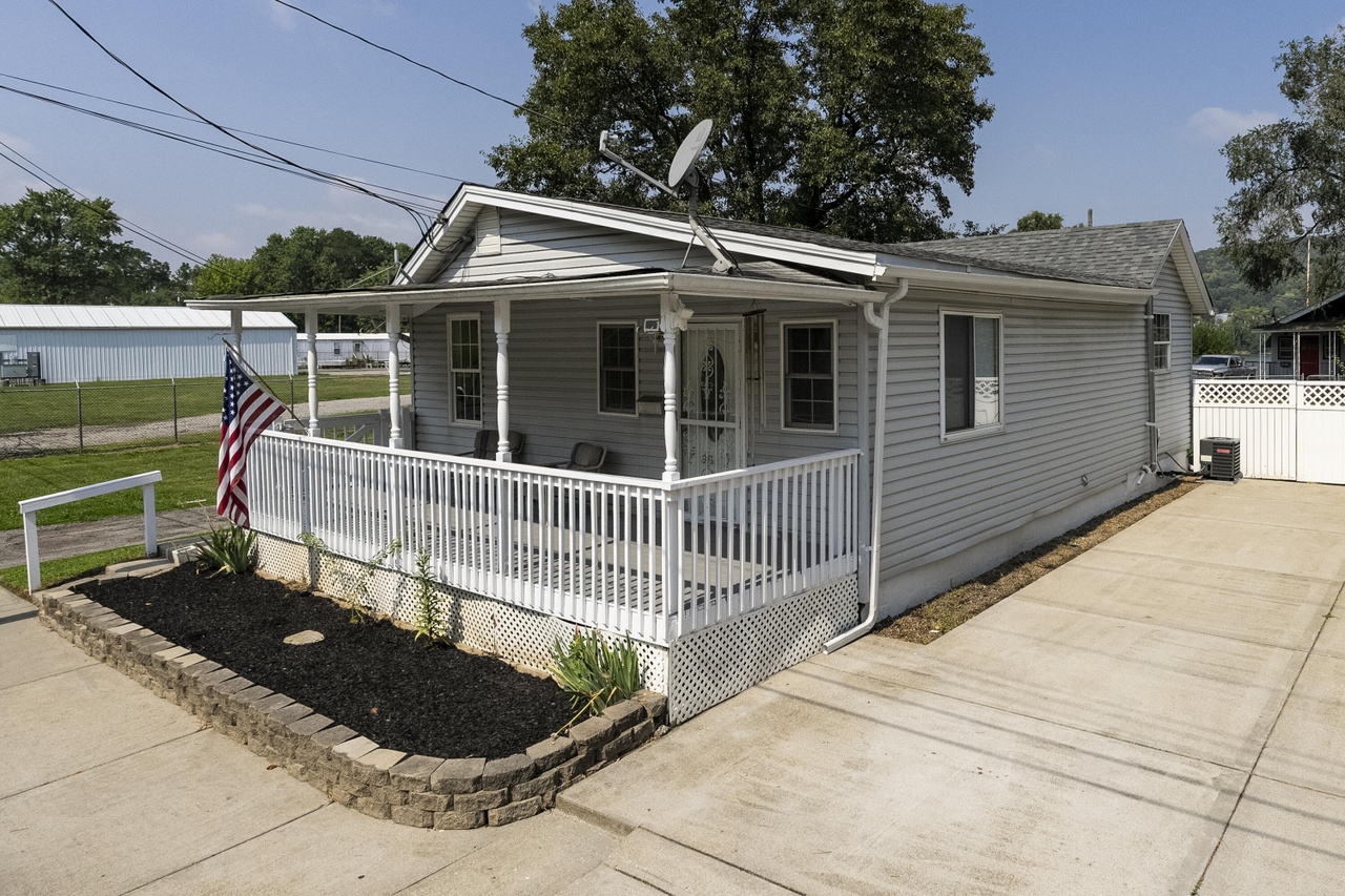 328 Pike St, Bromley, KY 41016 | MLS# 616509 | Redfin
