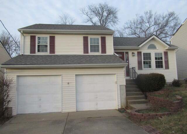Property at 2482 Evergreen Dr, Fort Mitchell, KY 41017, 3 beds, 2.5 baths