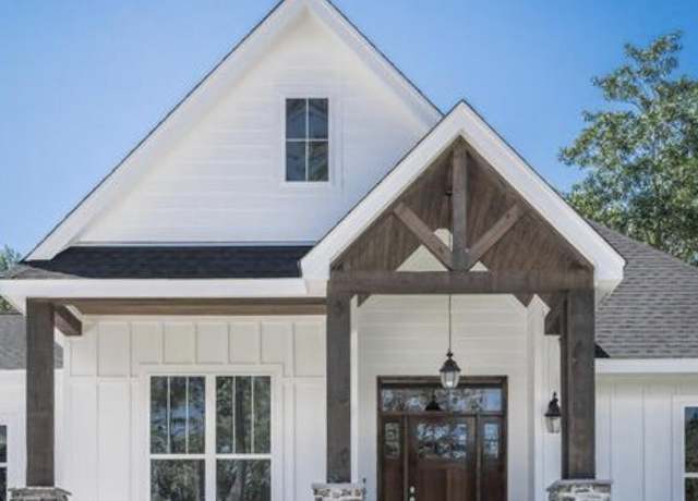 Property at 880 Belle Rdg Lp, Bellevue, KY 41073, 3 beds, 1.5 baths