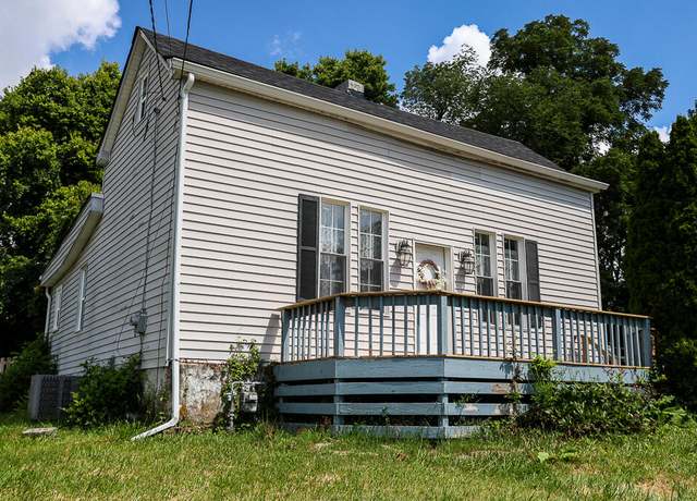 Property at 408 Florence Ct, Elsmere, KY 41018, 4 beds, 1 bath