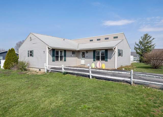 Property at 8009 Stonelick Rd, Maysville, KY 41056, 3 beds, 2 baths