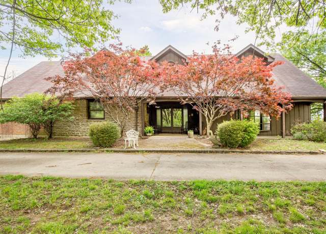 Property at 150 Shamrock Ln, Fort Thomas, KY 41075, 5 beds, 3.5 baths