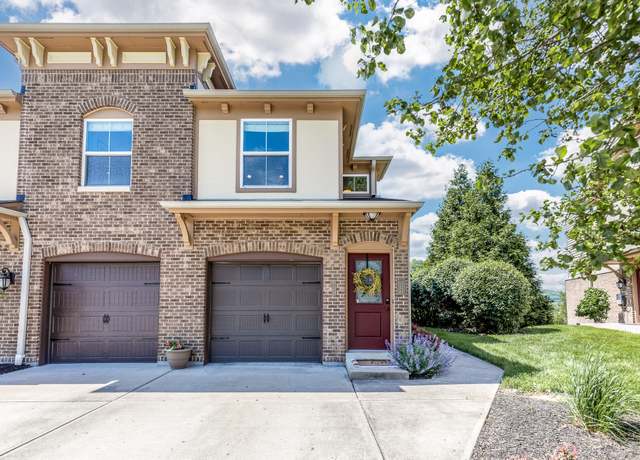 Property at 2141 Rolling Hills Dr, Covington, KY 41017, 2 beds, 2 baths