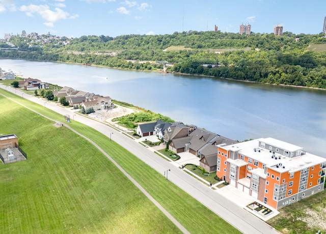 Property at 605 Manhattan Blvd #202, Dayton, KY 41074, 4 beds, 4 baths