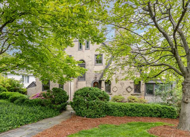 Property at 1058 Emerson Rd, Park Hills, KY 41011, 3 beds, 3.5 baths