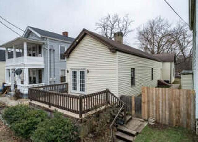 Property at 4 Pike St, Bromley, KY 41016, 3 beds, 1 bath
