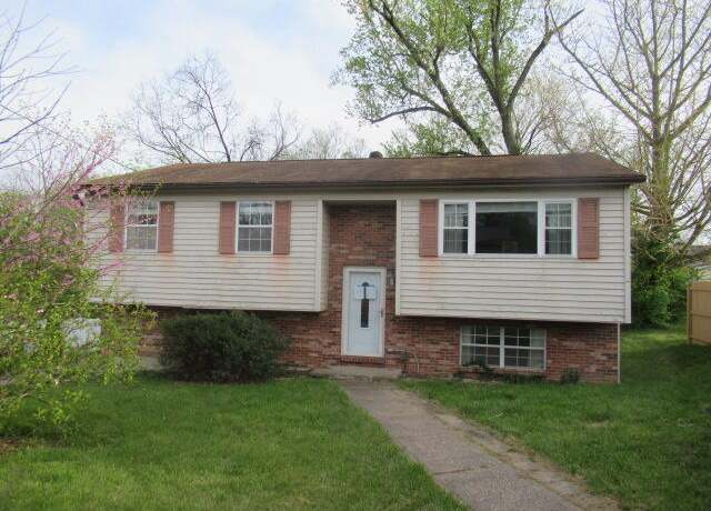 Property at 1101 Plateau St, Elsmere, KY 41018, 5 beds, 3 baths