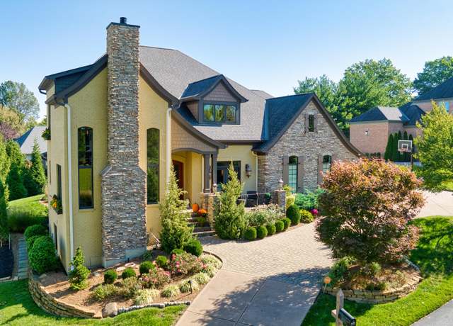 Property at 8 Whitehouse Dr, Crestview Hills, KY 41017, 5 beds, 5 baths