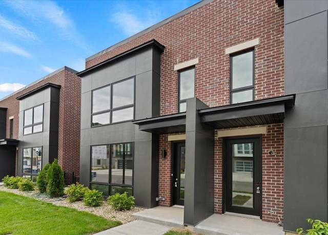 Property at 103 W 13th St #10, Newport, KY 41071, 2 beds, 2.5 baths