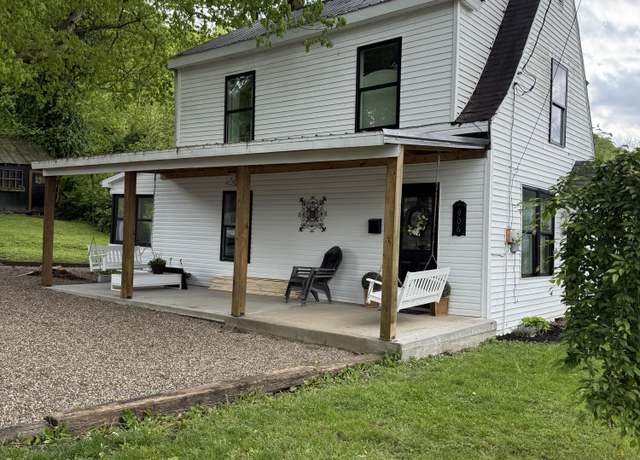 Property at 906 E 6th St, Maysville, KY 41056, 3 beds, 1 bath