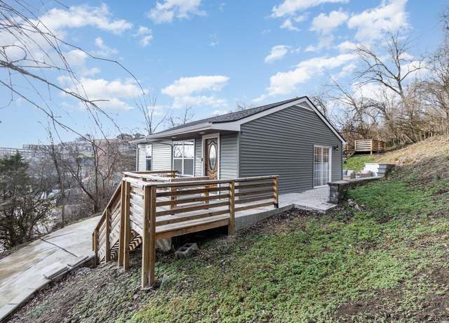 Property at 899 Worth St, Covington, KY 41011, 3 beds, 2 baths
