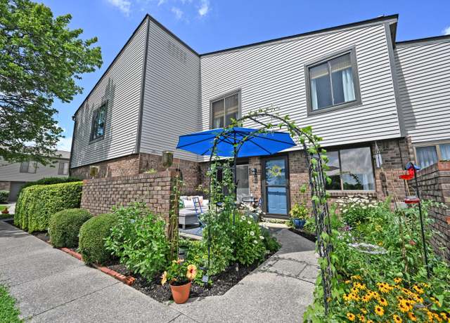 Property at 2802 Dry Ridge Ct, Villa Hills, KY 41017, 2 beds, 1.5 baths
