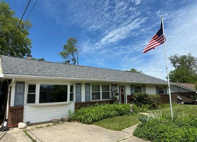 Property at 108 Morris St, Florence, KY 41042, 3 beds, 1 bath
