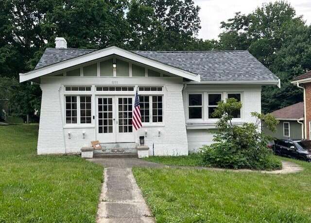 Property at 1201 Audubon Rd, Park Hills, KY 41011, 3 beds, 2.5 baths