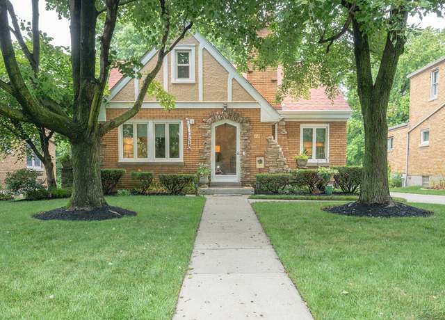 Property at 13 Leslie Ave, Fort Mitchell, KY 41011, 4 beds, 3.5 baths