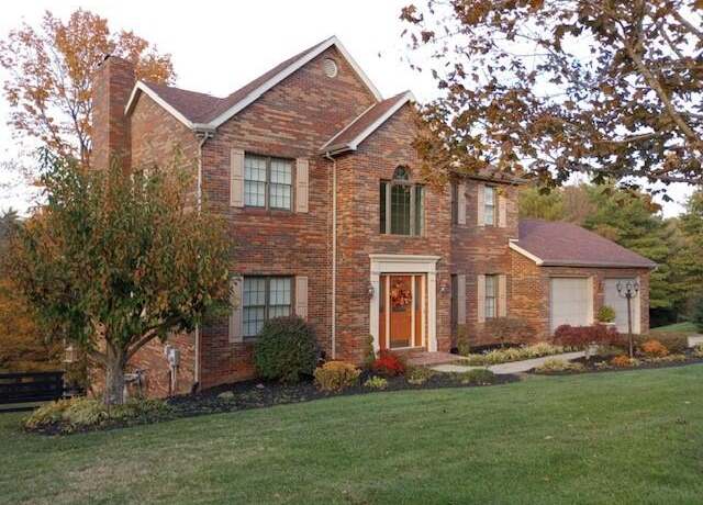 Property at 905 Ridgewood Dr, Maysville, KY 41056, 4 beds, 3.5 baths