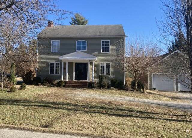Property at 3123 Main St, Stamping Ground, KY 40379, 3 beds, 1.5 baths