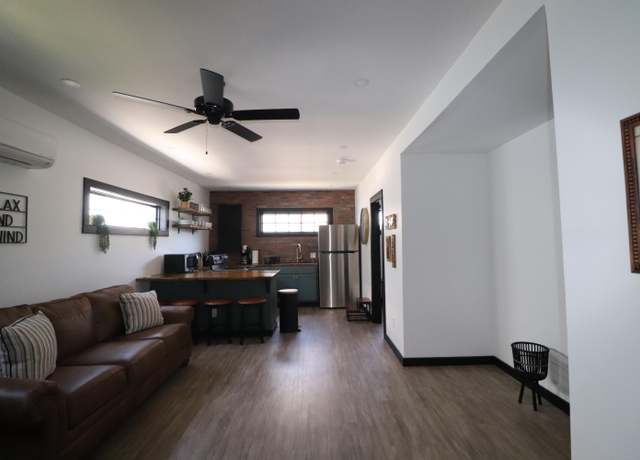 Property at 119 Main St, Augusta, KY 41002, 1 bed, 1.5 baths