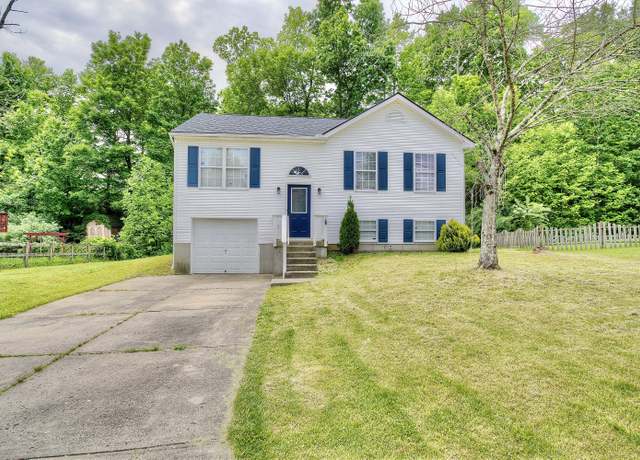 Property at 1640 Deer Run Dr, Burlington, KY 41005, 4 beds, 2 baths