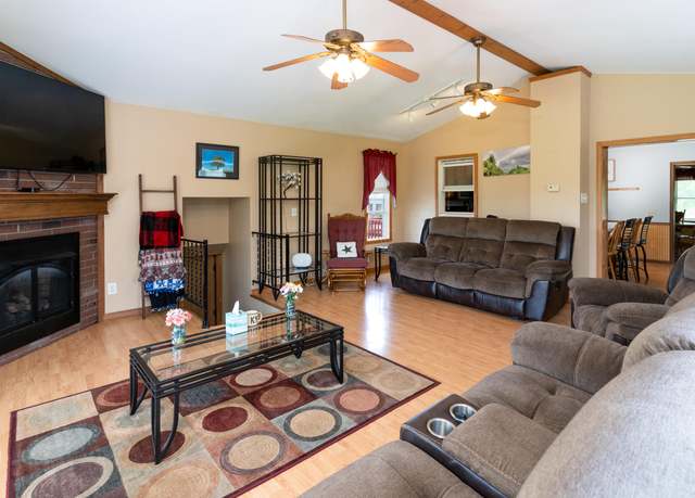 Property at 422 E Adair St, Owenton, KY 40359, 4 beds, 3 baths