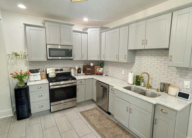 Property at 345 Van Voast Ave, Bellevue, KY 41073, 3 beds, 1.5 baths