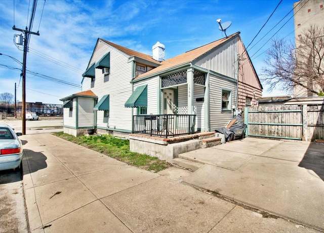 Property at 1566 Kellogg St, Covington, KY 41011, 3 beds, 1.5 baths