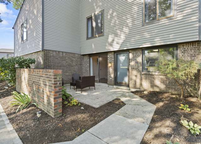 Property at 905 Outlook Ridge Ln, Villa Hills, KY 41017, 2 beds, 1.5 baths