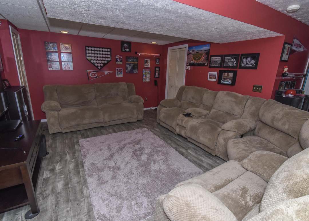 9 W Boesch Dr, Alexandria, KY 41001