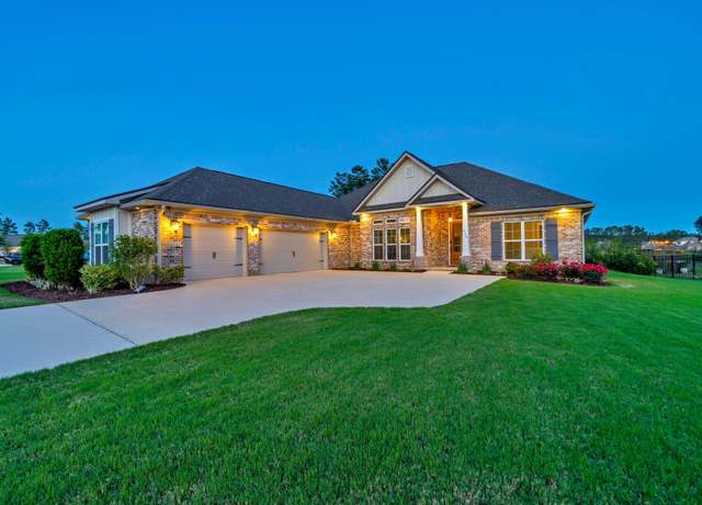 Property at 310 Mill Pond Cv, Freeport, FL 32439, 4 beds, 3 baths