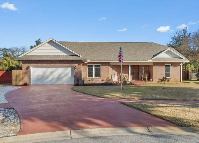 Property at 10079 Pritchard Point Cir, Navarre, FL 32566, 3 beds, 2 baths