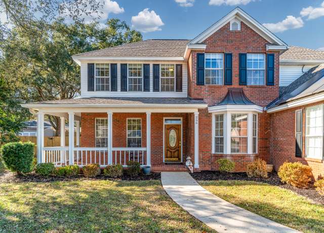 Property at 256 NW Ventura Cir, Fort Walton Beach, FL 32548, 4 beds, 3.5 baths